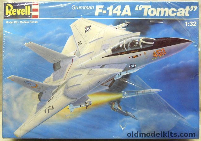 Revell 1/32 Grumman F-14A Tomcat - VF-124 'Fightertown USA', 4770 plastic model kit